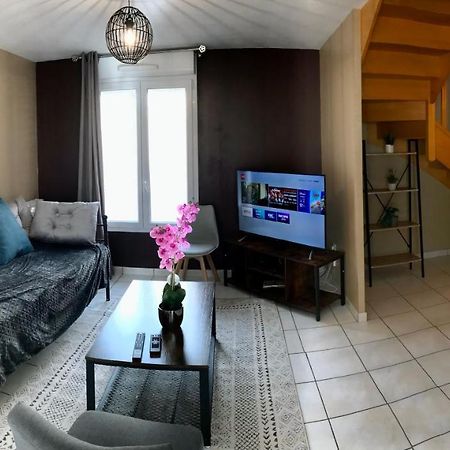 Agreable Maison Proche Gare Avec Parking Gratuit Ле-Ман Екстер'єр фото